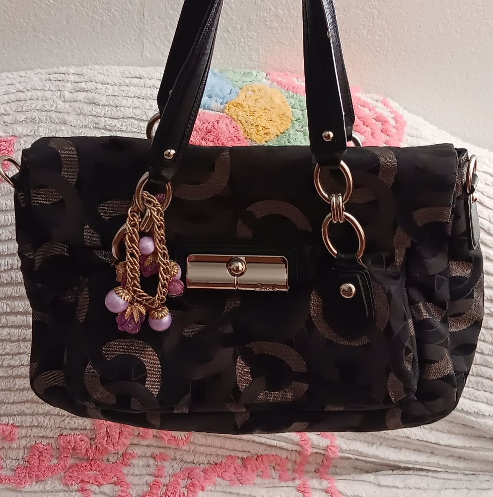 Coach purse - Picture 5 of 9